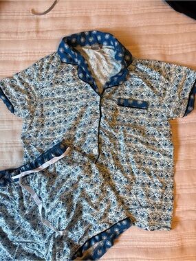 Demdaco Blue and White Kids Printed Short Pajama Set